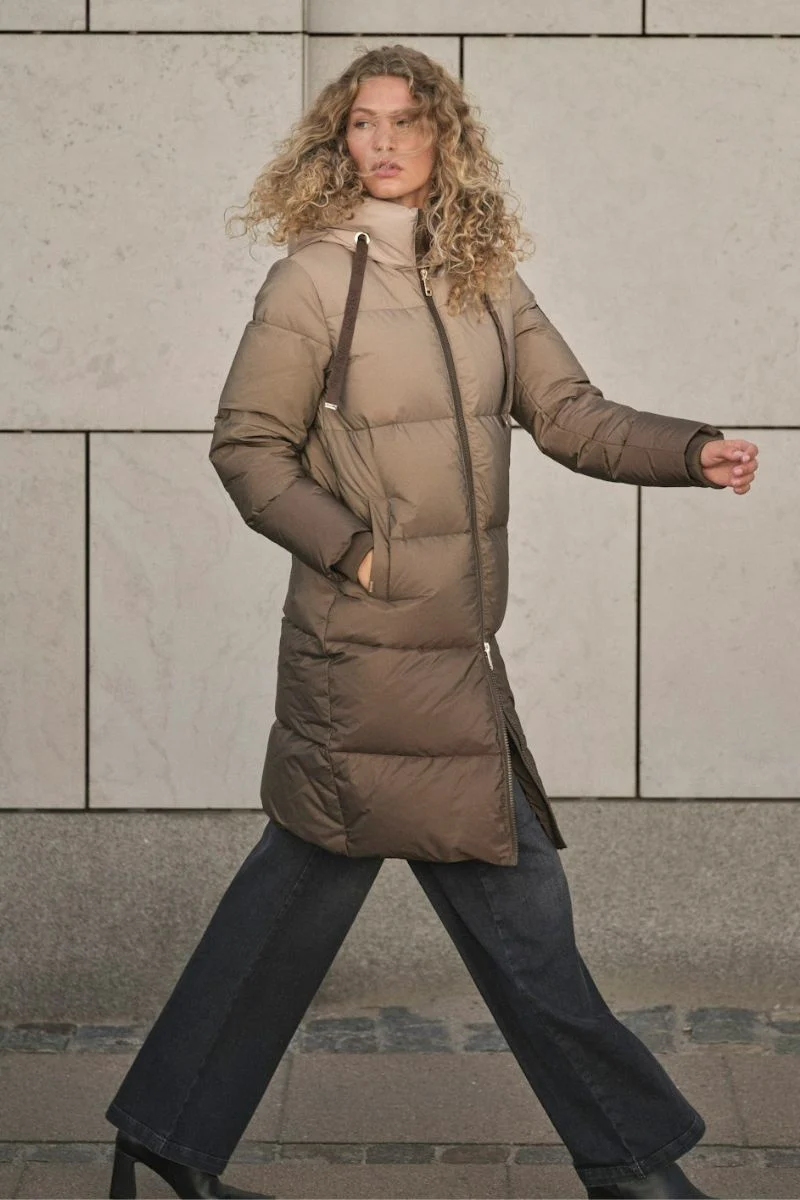 Nova Dip Dye Down Jacket | Savannah Tan | Jakke fra Mos Mosh