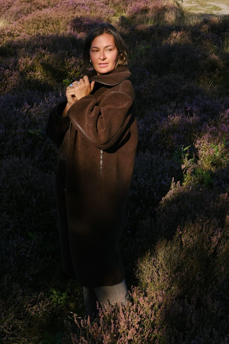 Carmen Teddy Coat | Dark Brown | Jakke fra Neo Noir