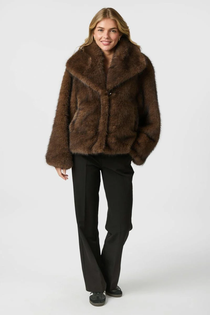 Stephanie Faux Fur Jacket | Brown | Jakke fra Neo Noir