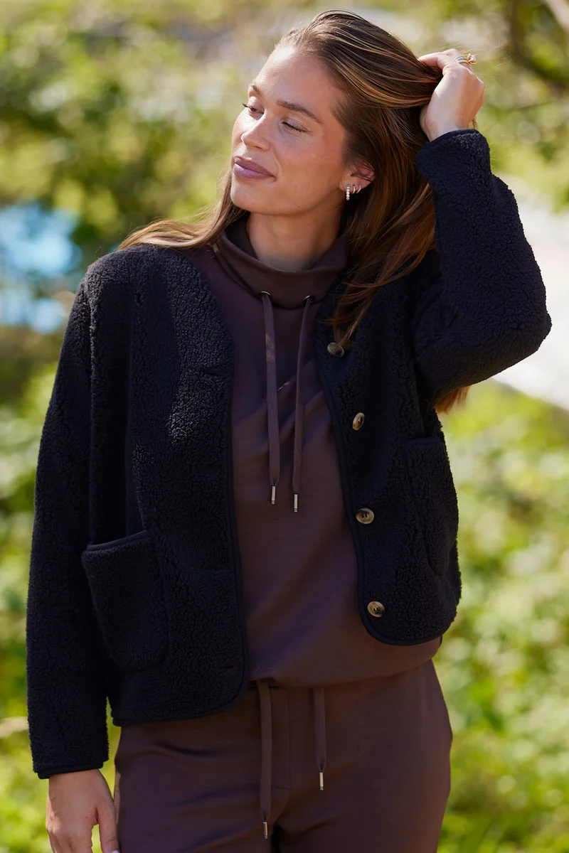 Ada Teddy Jacket | Sort | Jakke fra French Laundry