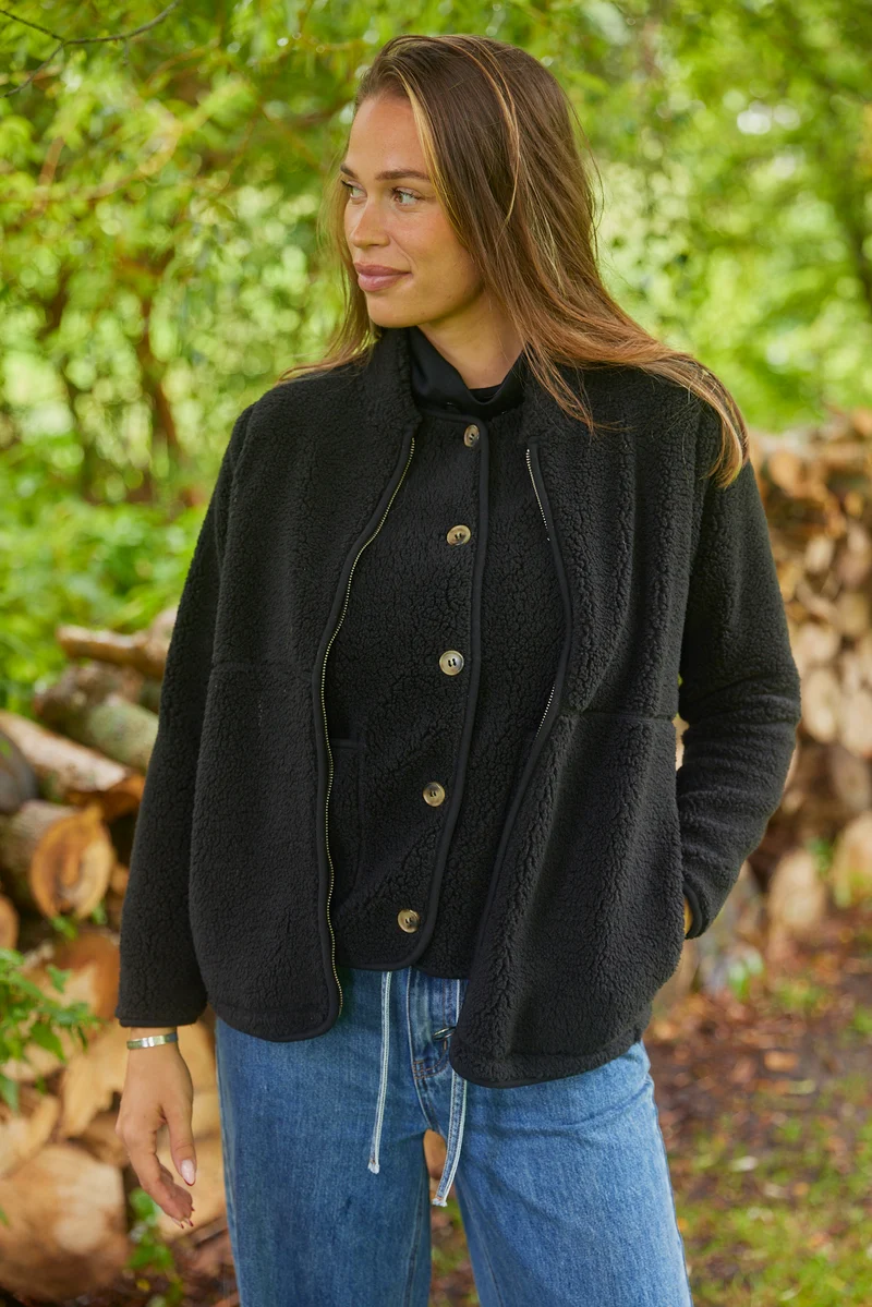 Ada Teddy Jacket | Sort | Jakke fra French Laundry