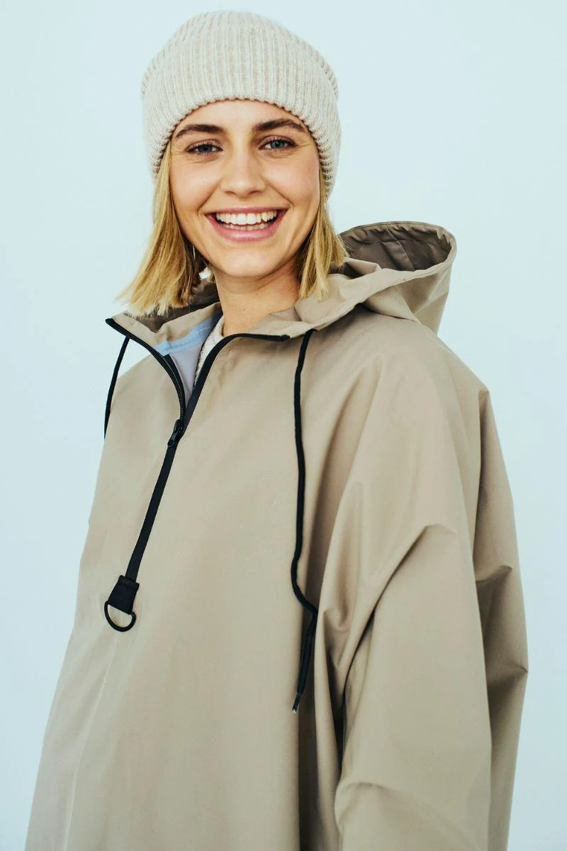 Mow Poncho 206743 | Silver Mink | Jakke fra Freequent