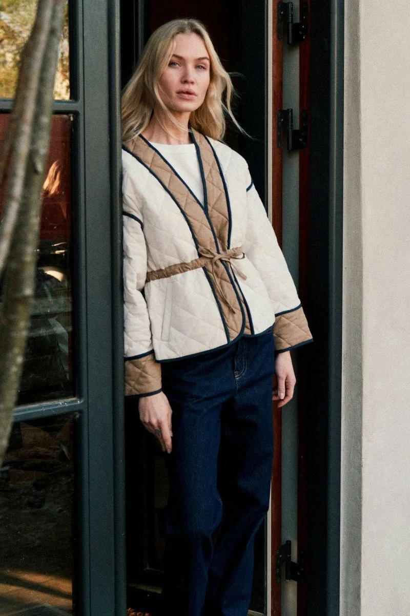 Gerdi Solid Quilt Jacket | Creme | Jakke fra Neo Noir