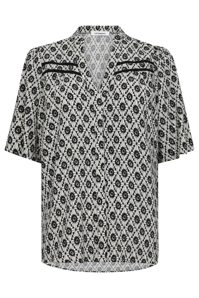 Sofia SS Shirt 35835 | OffWhite-Black | Top fra Co'couture