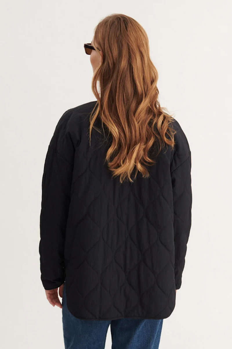 Ruby Loose Jacket | Black | Jakke fra Basic Apparel