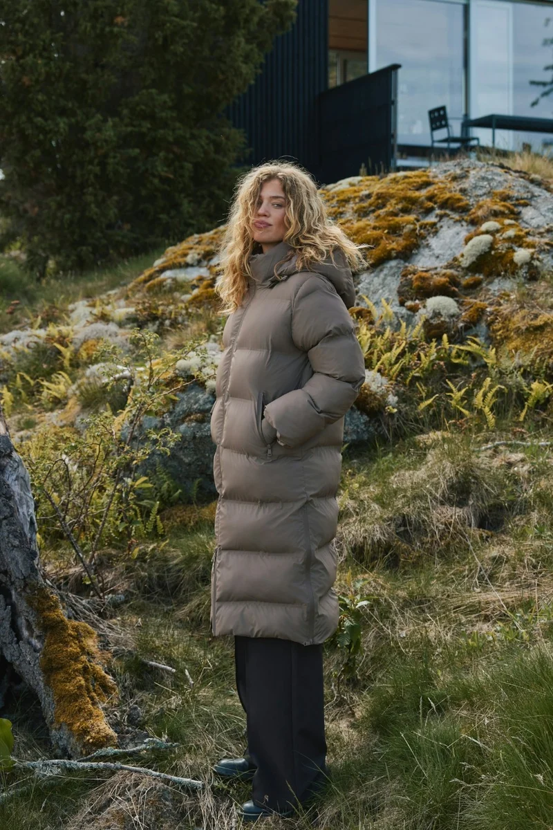 Viviana C Puffer Jacket | Dark Taupe | Jakke fra Neo Noir