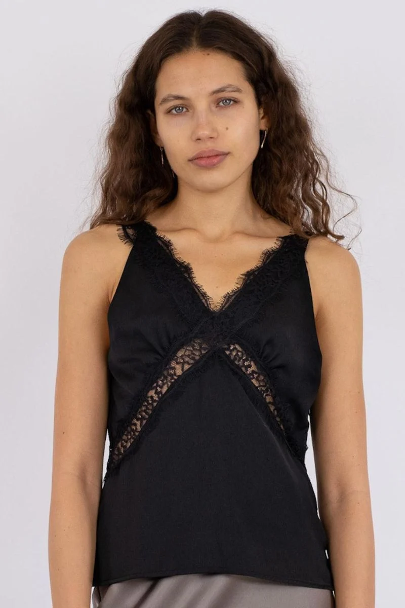 Vixen Lace Top | Black | Top fra Neo Noir