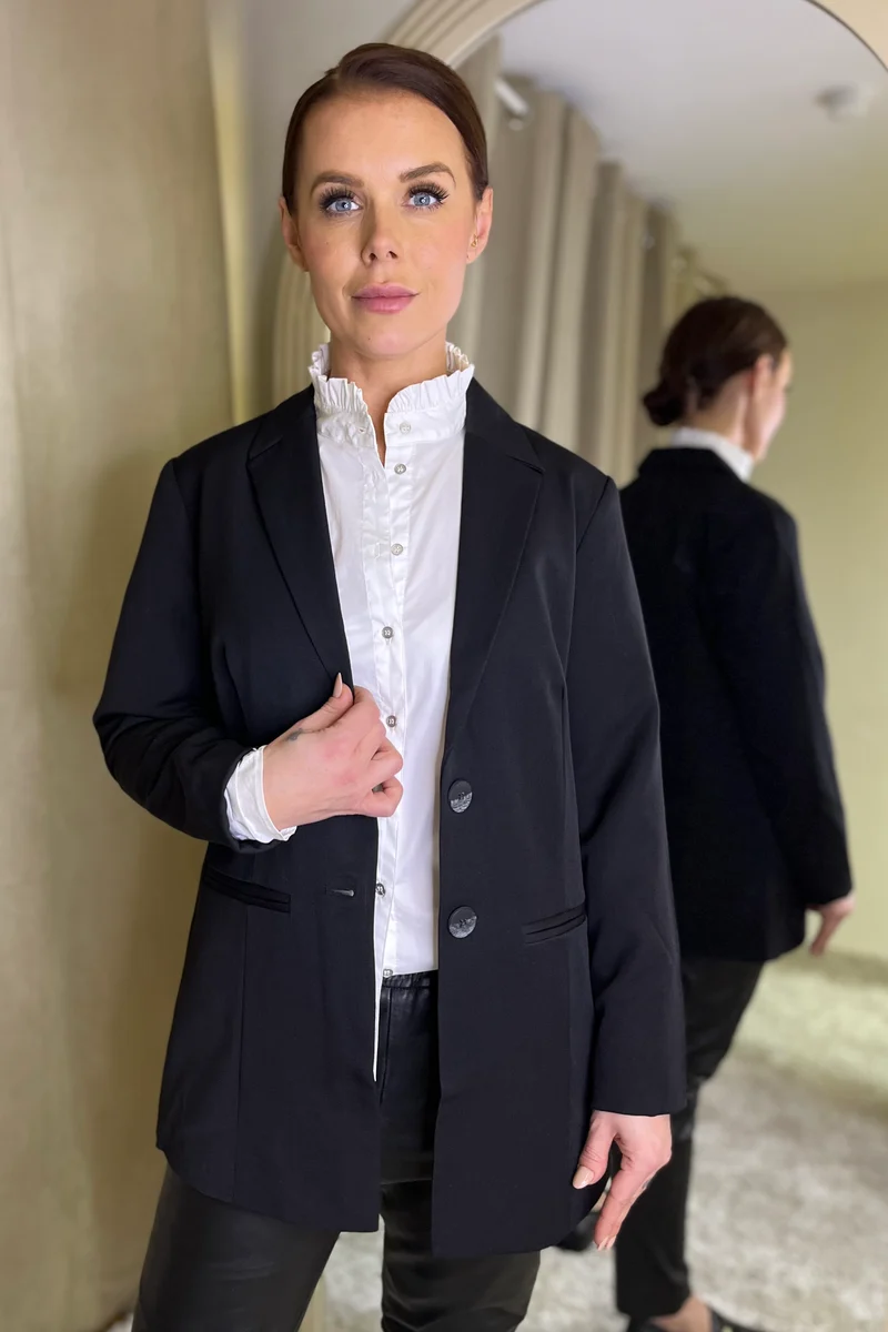 Kitty Jacket | Black | Blazer fra Freequent