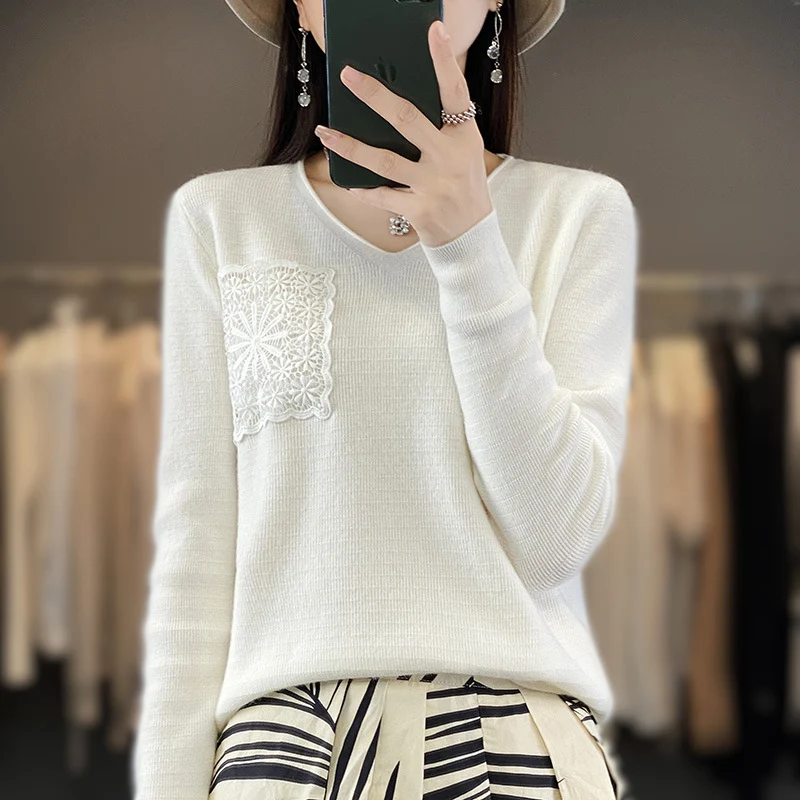 Damen Kaschmir‑Optik V‑Ausschnittpullover mit floraler Häkelapplikation Drune