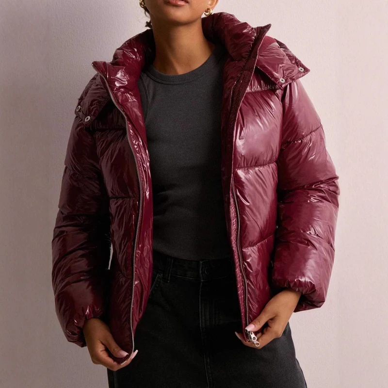 Damen Trendige Hochglanz Daunenjacke mit Kapuze