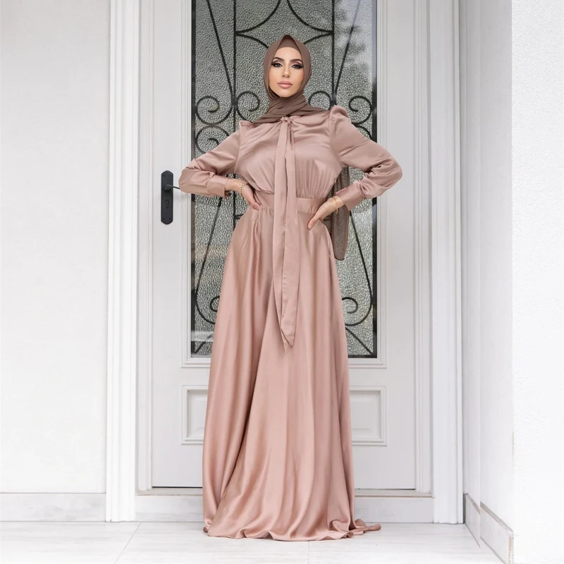 Damen Maxi-Kleid mit fließenden Ärmeln und elegantem Taillengürtel Drune