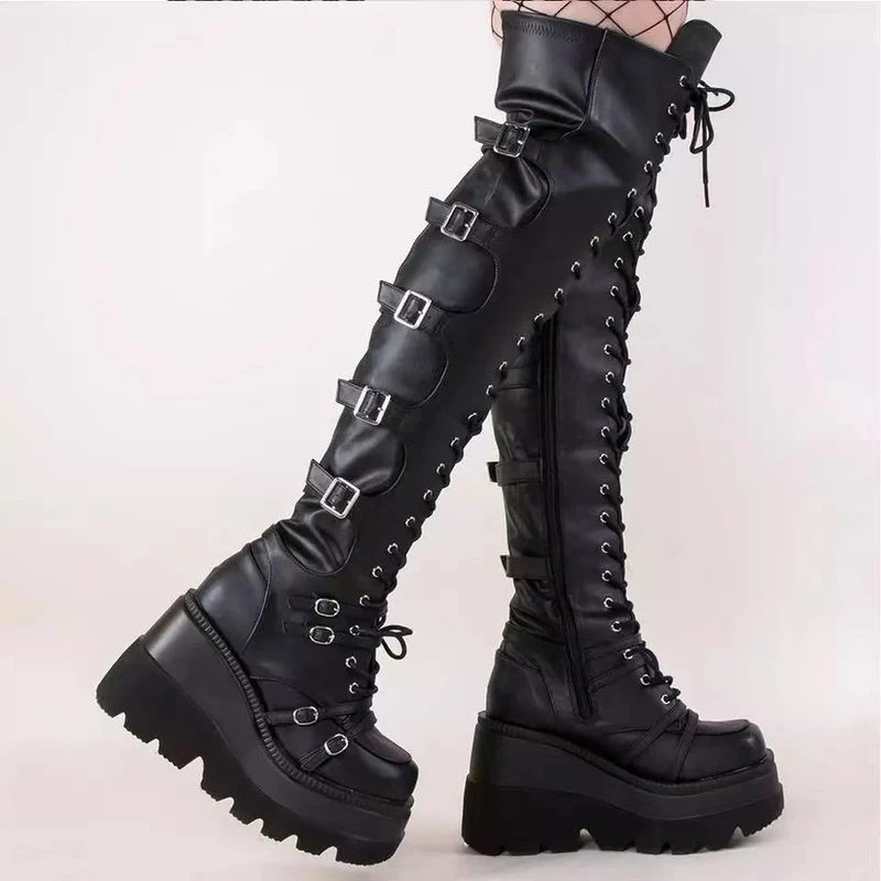 Damen Überknie Stiefel mit Schnallen-Detail und robustem Plateau Drune
