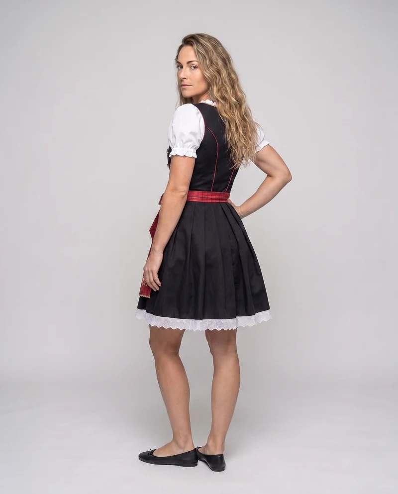 Damen Trachtenkleid mit romantischen Blumenstickereien Drune