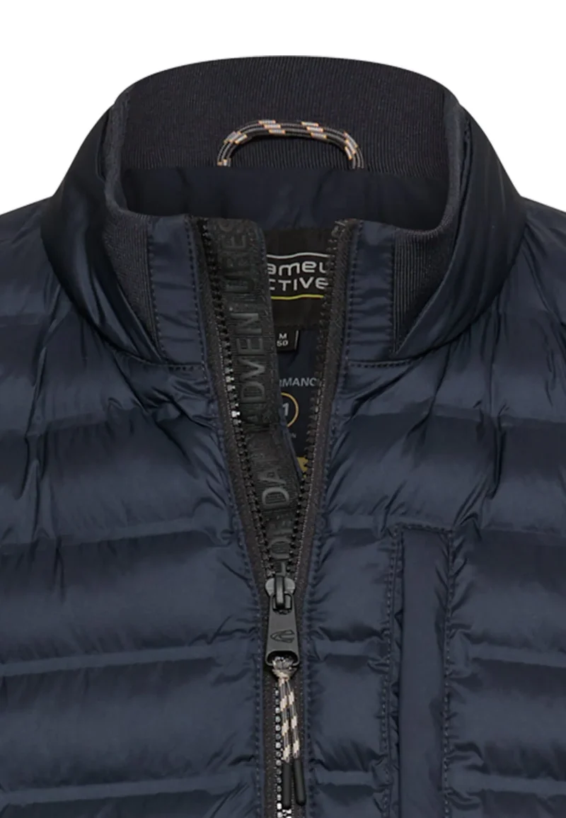 Hybridjacke mit abnehmbaren Ärmeln