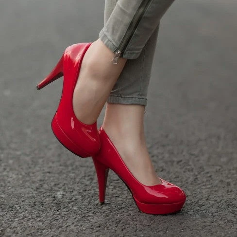 Damen Hochwertige Lackleder-Pumps mit komfortablem Plateau Drune