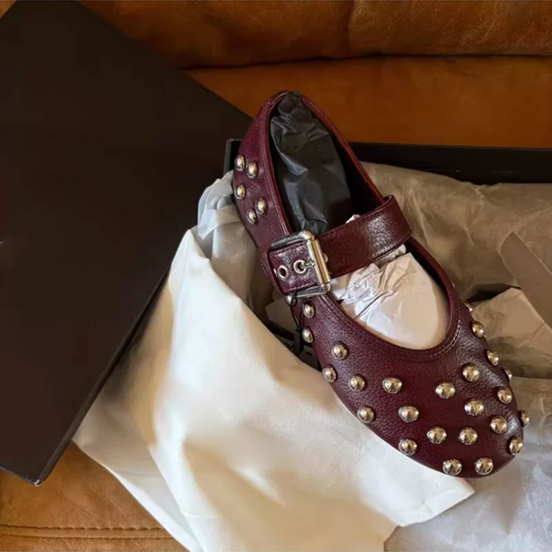 Damen Designerschuhe mit modischen Nietenakzenten Drune