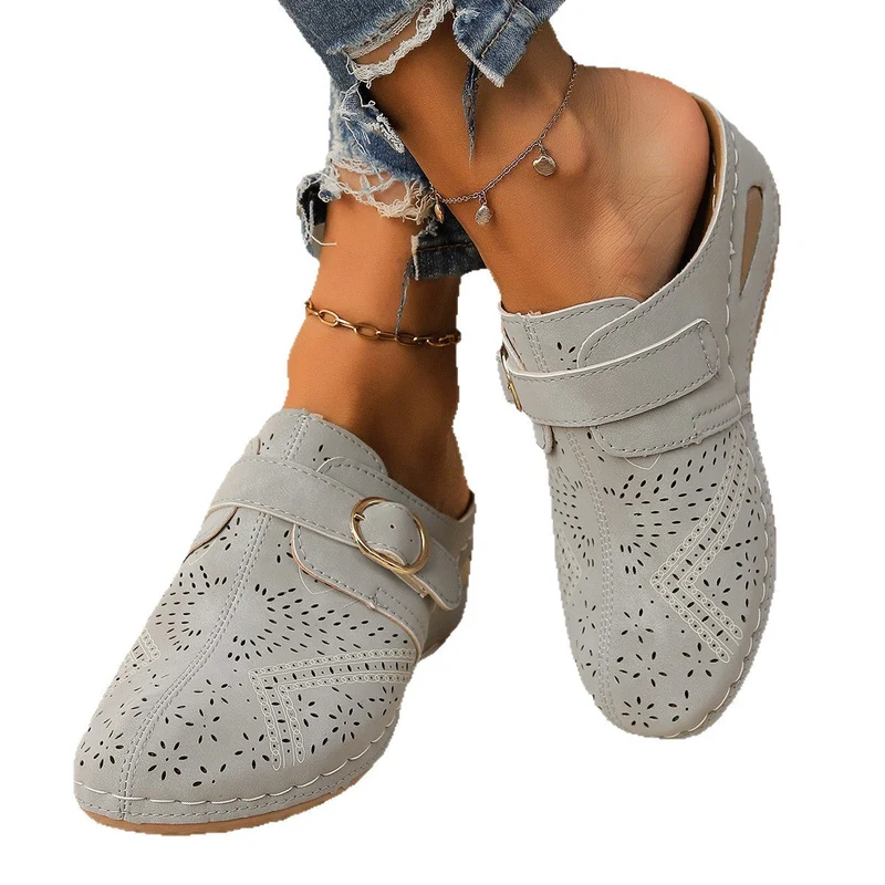 Damen geschlossene Clogs mit dekorativen Lochmustern und eleganter Schnalle Drune