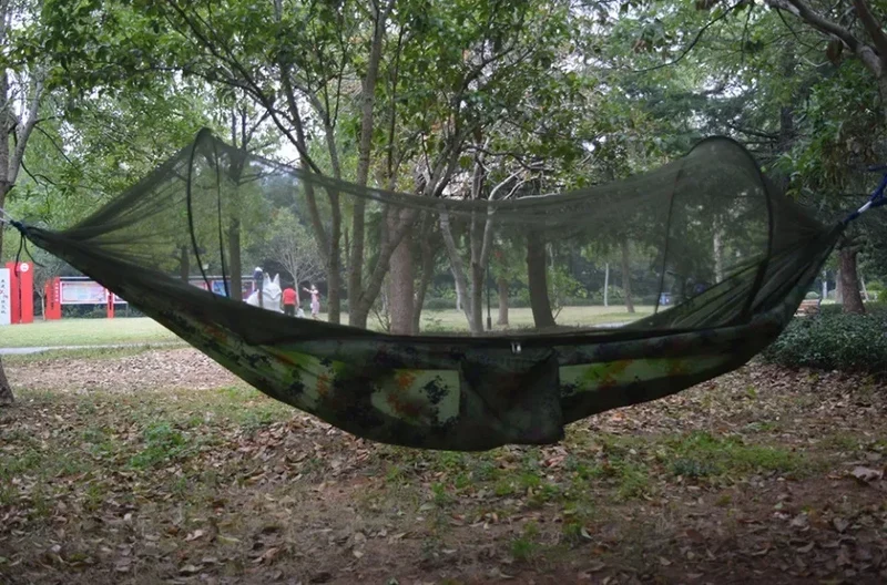 Camping-Hängematte mit Moskitonetz