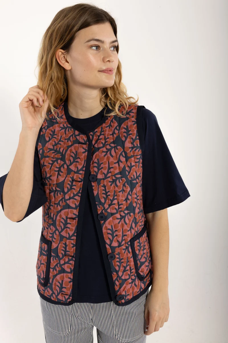 Danesteam Quilt Vest Berry Compote MACRO MICRO