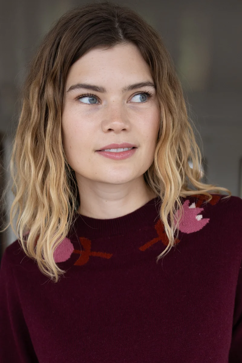 Danevibe Merino Wool Sweater Dark Wine FLOWER
