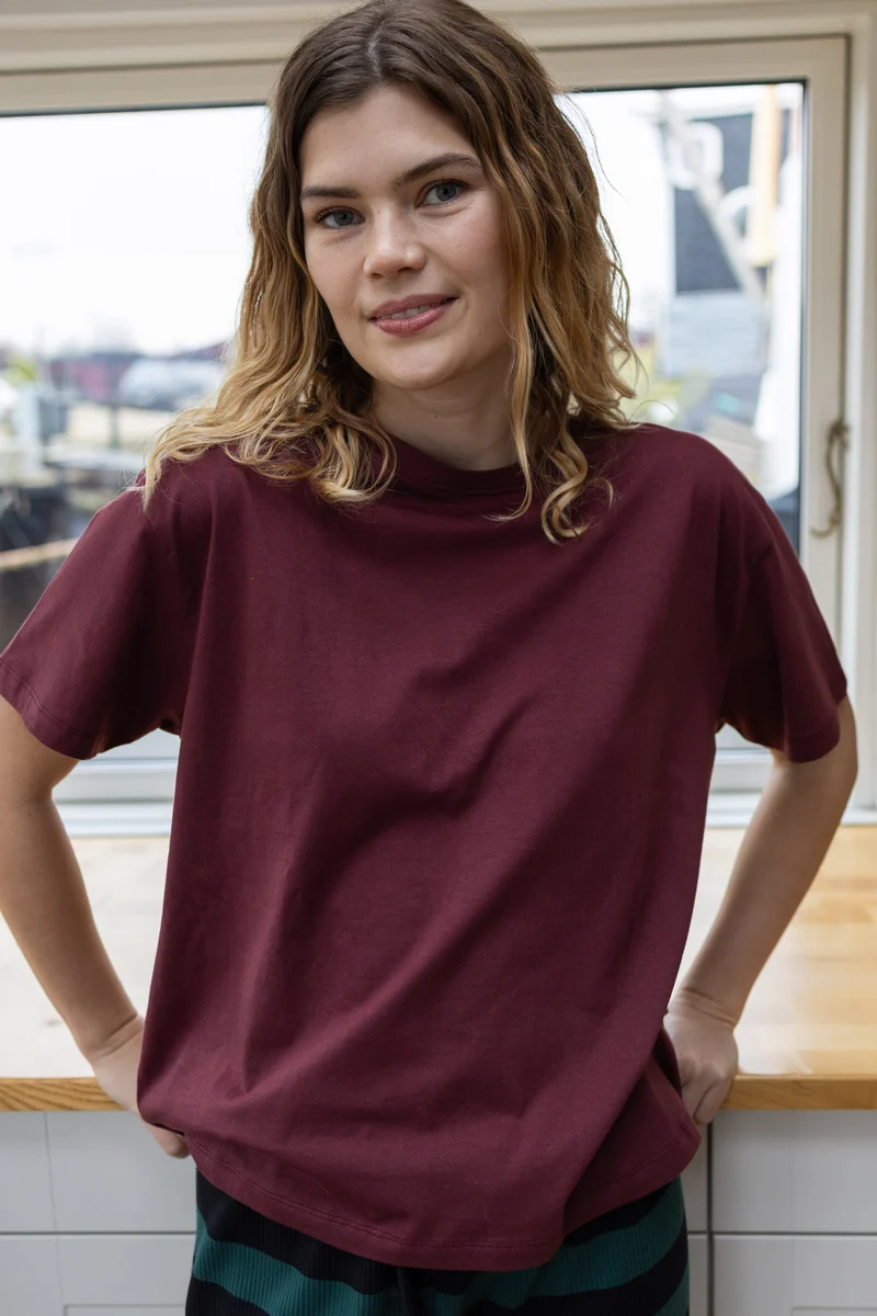 Danebasic Boxy Tee Dark Wine