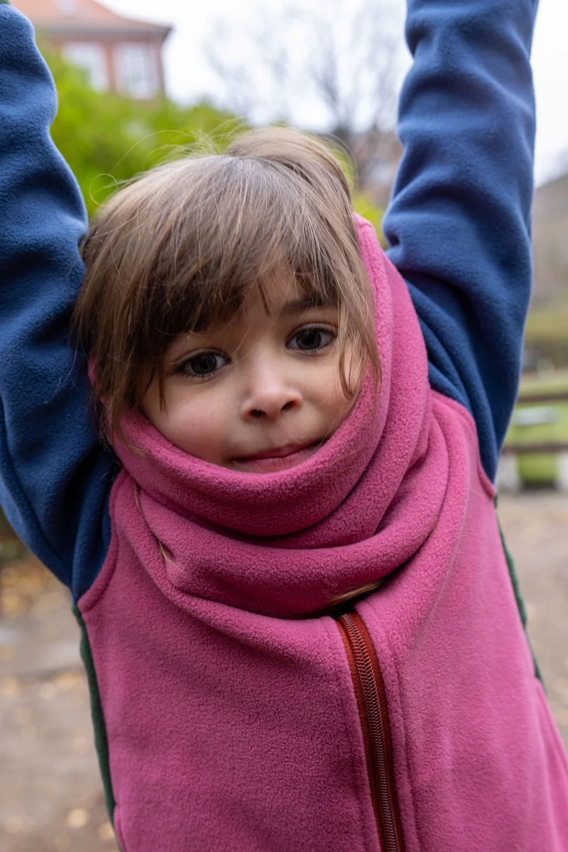 Danepipe Polar Fleece Neckwarmer Berry Compote