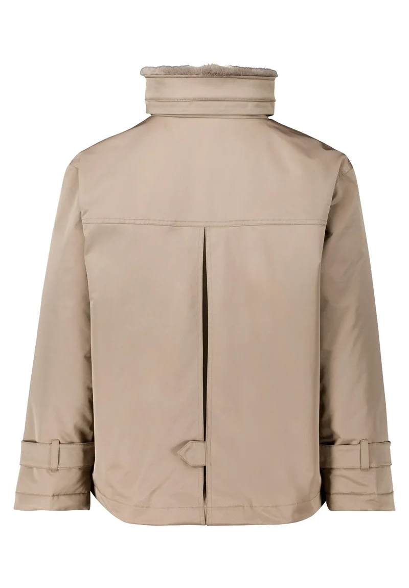 Winterjacke mit Stehkragen
