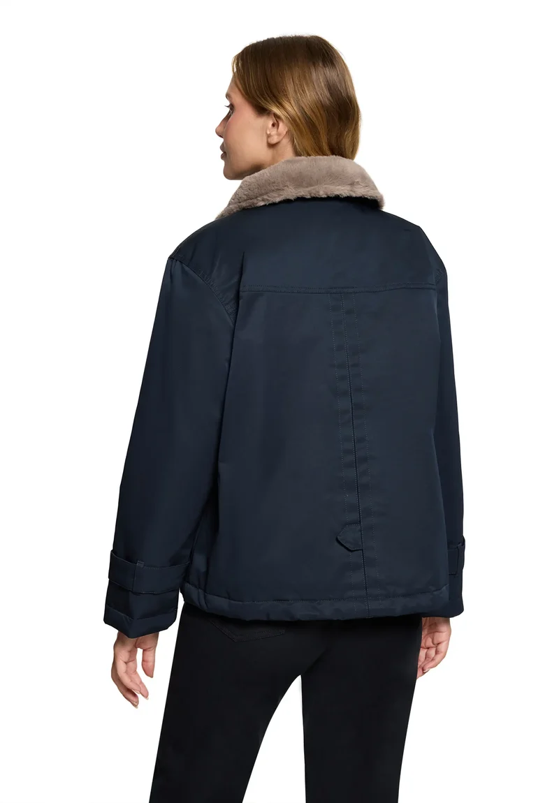 Winterjacke mit Stehkragen