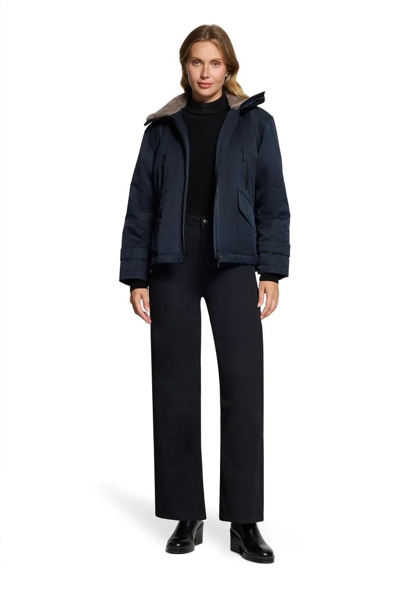 Winterjacke mit Stehkragen