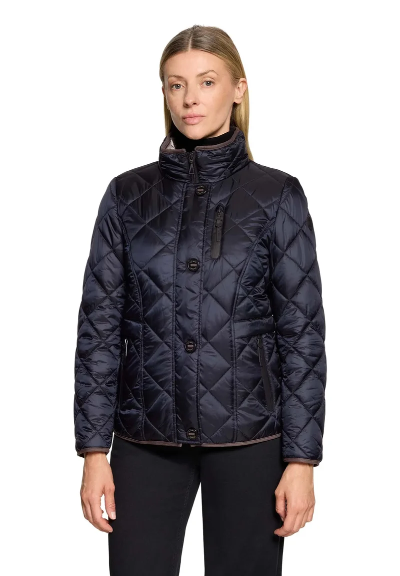 Steppjacke mit Kapuze