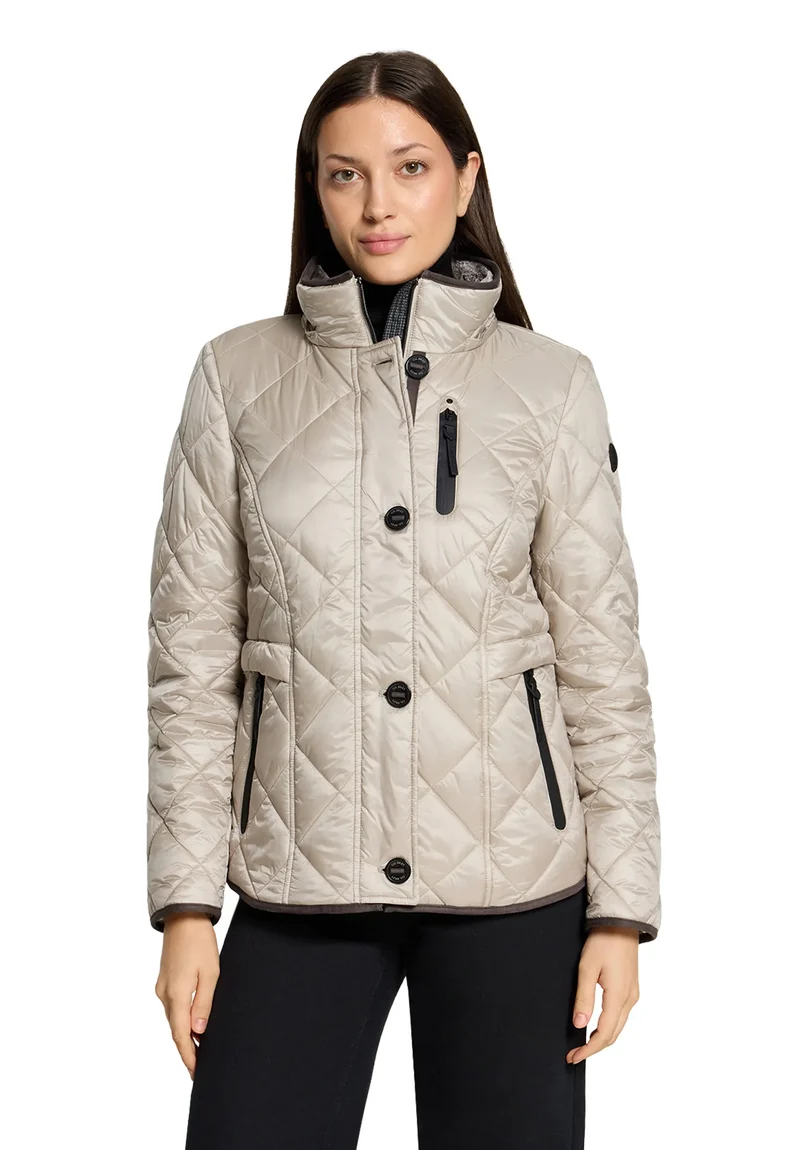 Steppjacke mit Kapuze