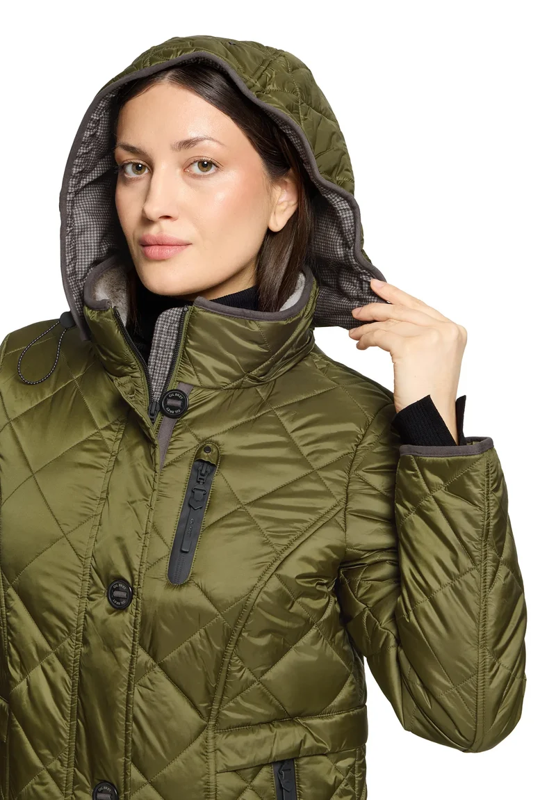 Steppjacke mit Kapuze