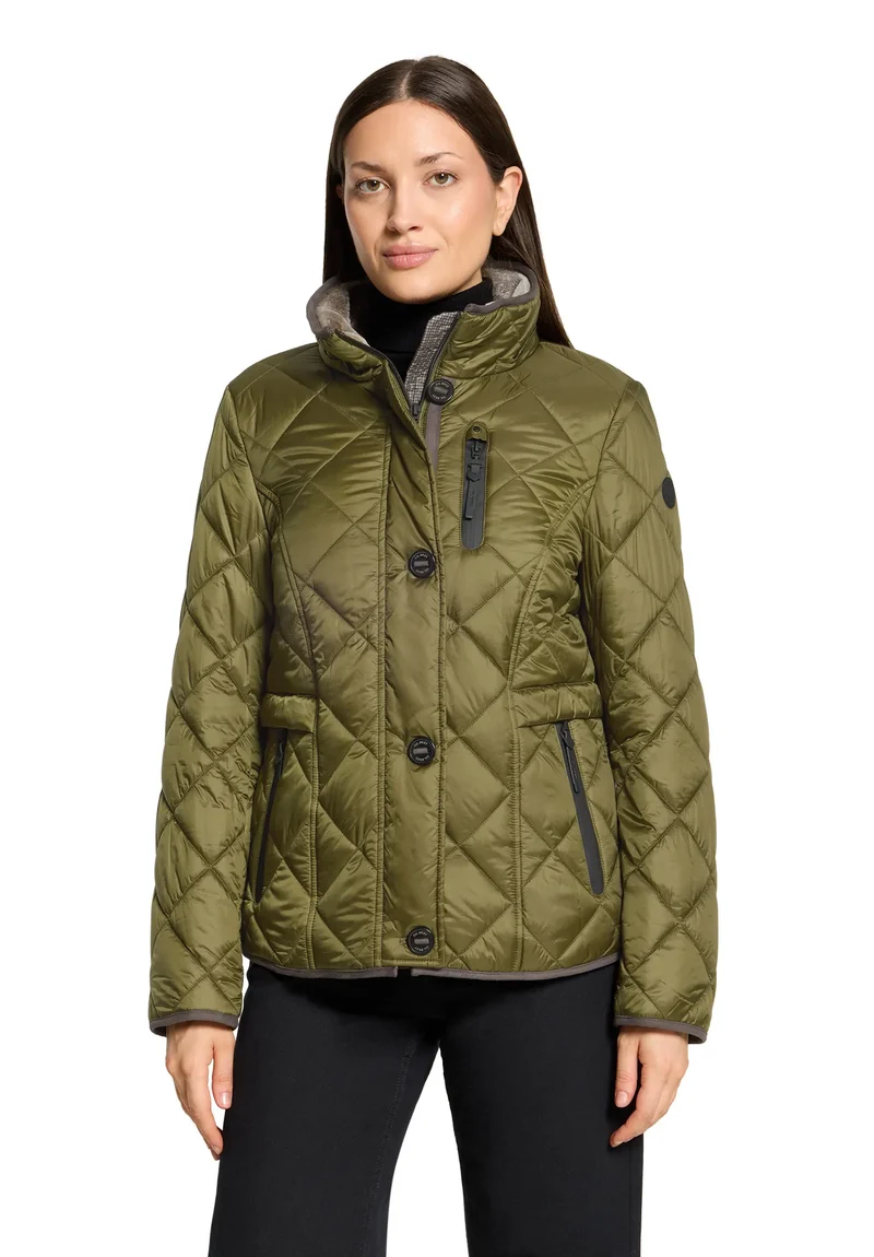 Steppjacke mit Kapuze