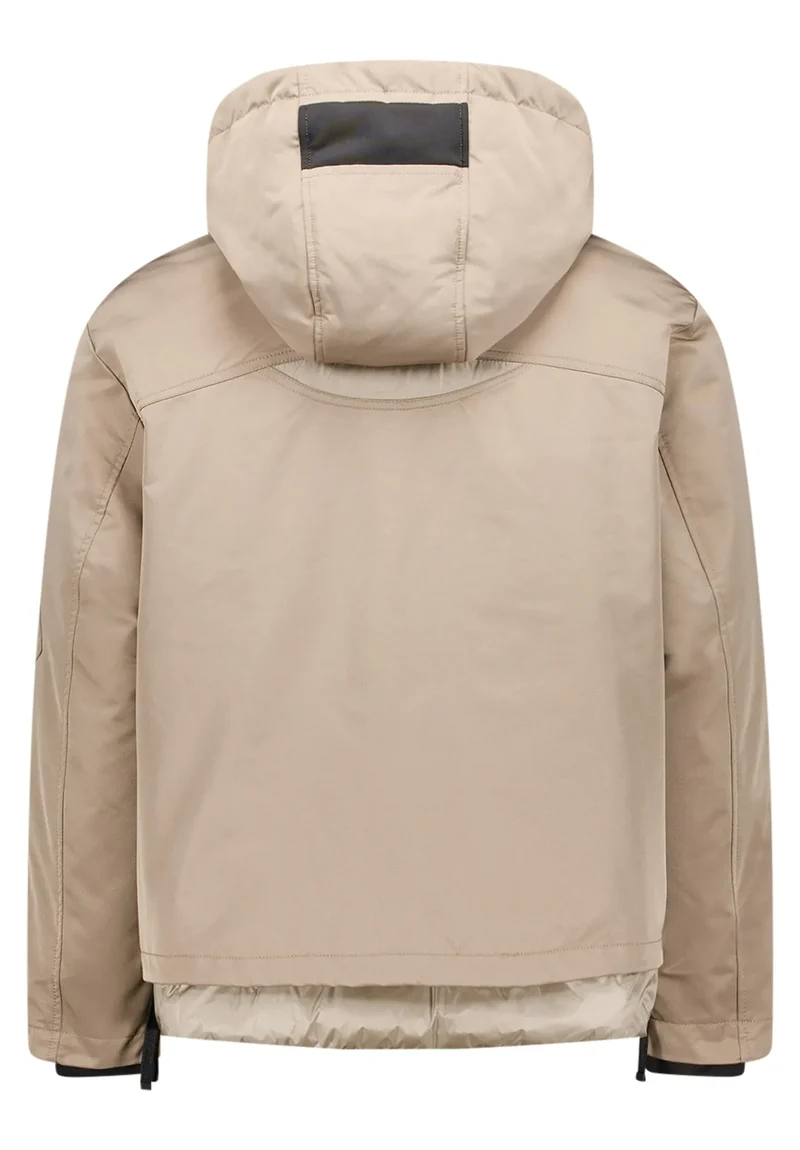 Winterjacke mit Kapuze