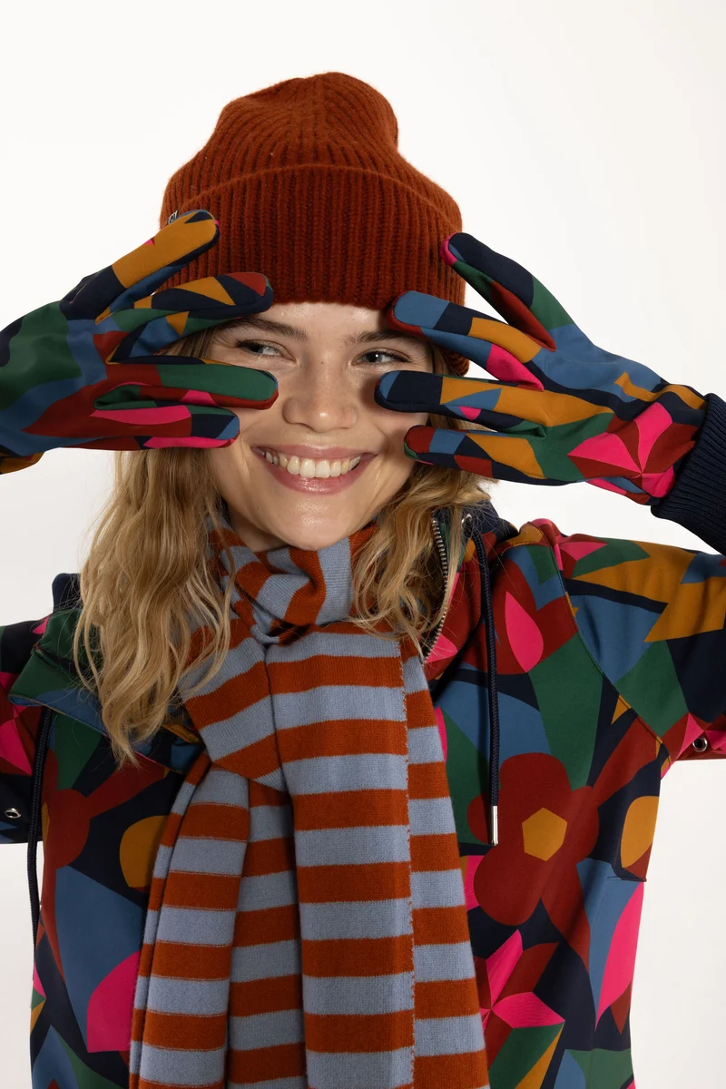 Danebundle-Up Merino Wool Scarf Porcelaine/Chili