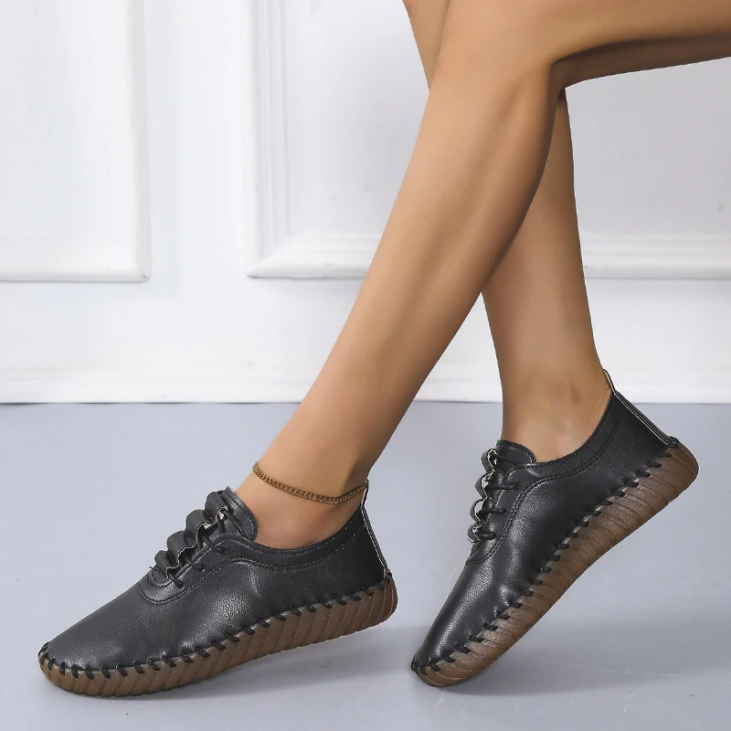 Damen Leichter Schnürschuh mit handgenähter Ziernaht und profilierter Gummisohle Drune