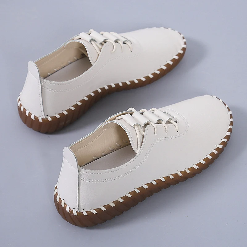Damen Leichter Schnürschuh mit handgenähter Ziernaht und profilierter Gummisohle Drune