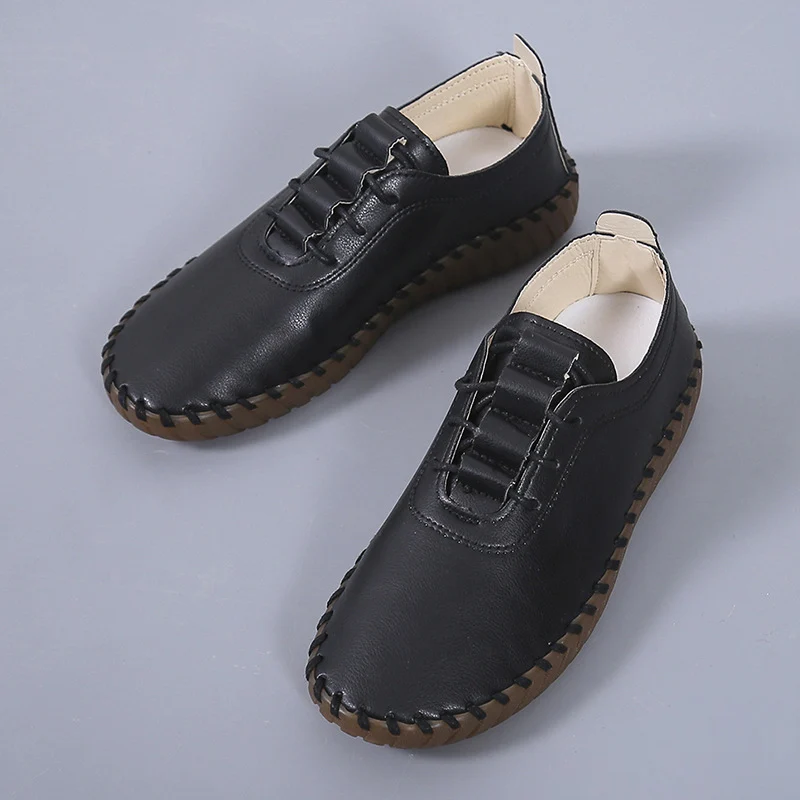 Damen Leichter Schnürschuh mit handgenähter Ziernaht und profilierter Gummisohle Drune