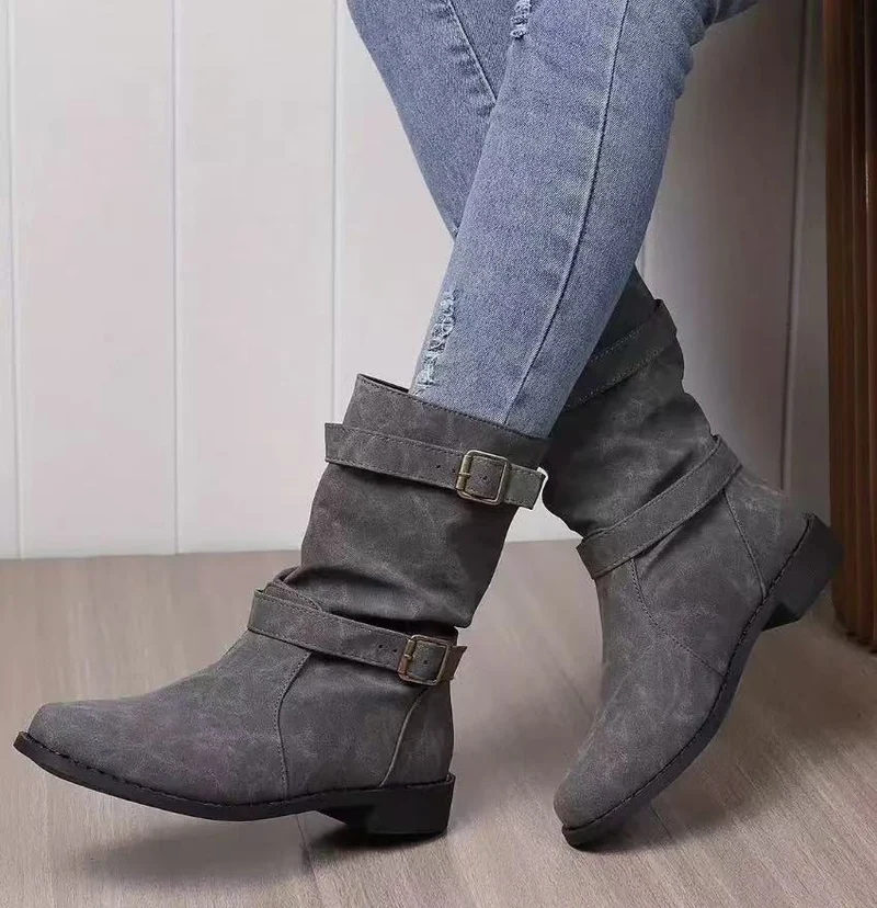 Damen Lässige Slouch-Stiefel mit verstellbaren Zierschnallen, flacher Profilsohle und weichem Kunstleder Drune