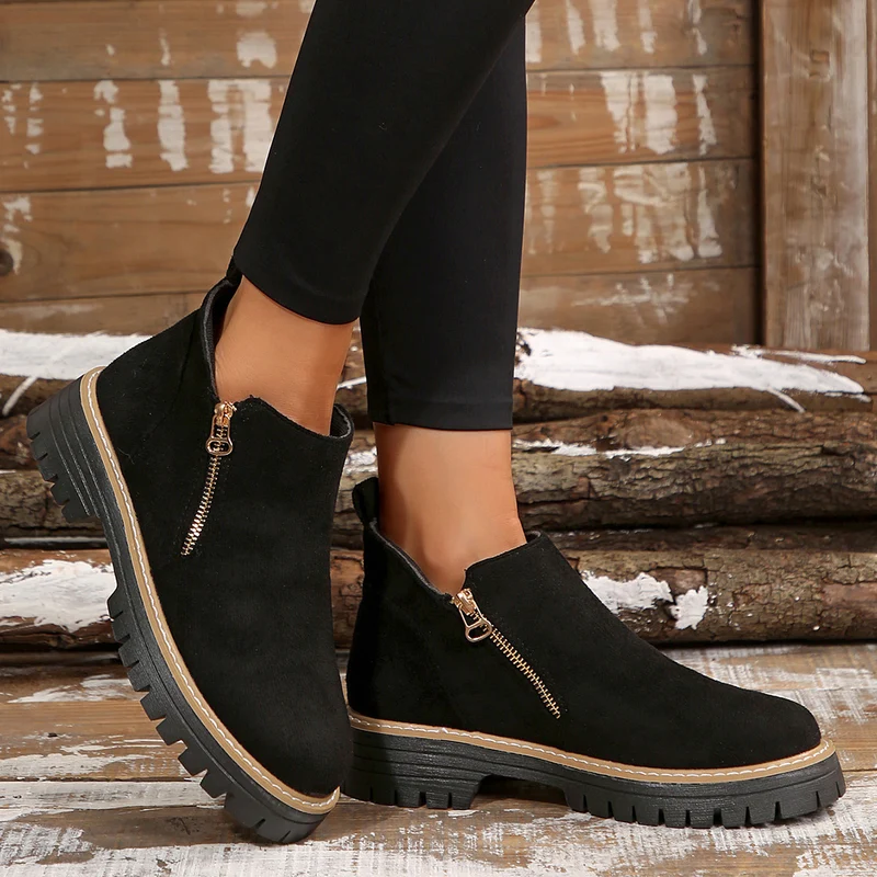 Damen Kurzschaft‑Stiefelette aus Veloursleder mit seitlichem Zipper und markanter Lug‑Sohle Drune