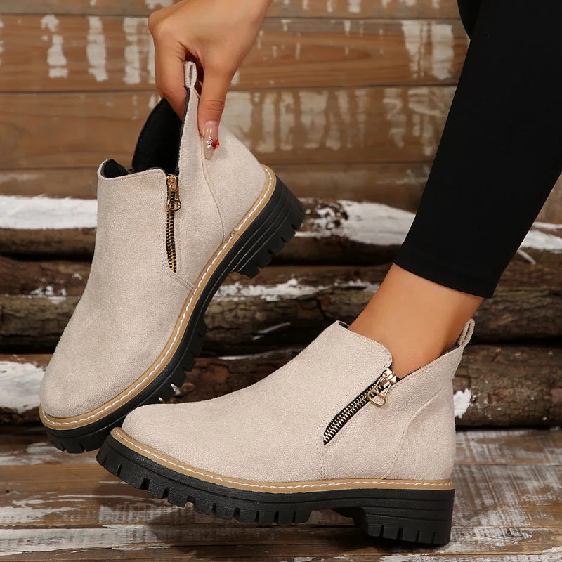 Damen Kurzschaft‑Stiefelette aus Veloursleder mit seitlichem Zipper und markanter Lug‑Sohle Drune