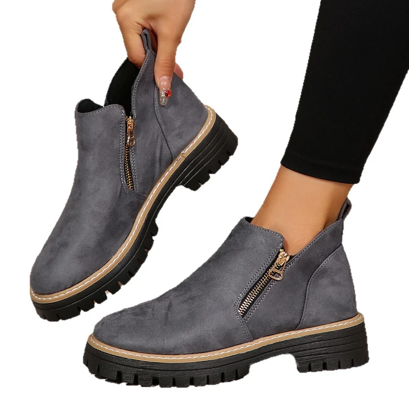 Damen Kurzschaft‑Stiefelette aus Veloursleder mit seitlichem Zipper und markanter Lug‑Sohle Drune