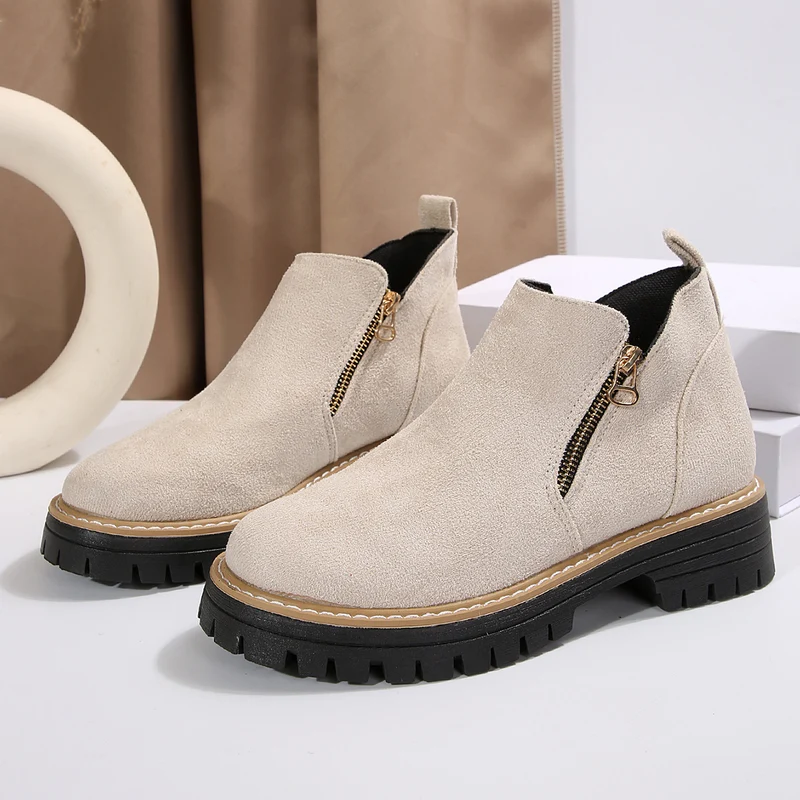 Damen Kurzschaft‑Stiefelette aus Veloursleder mit seitlichem Zipper und markanter Lug‑Sohle Drune