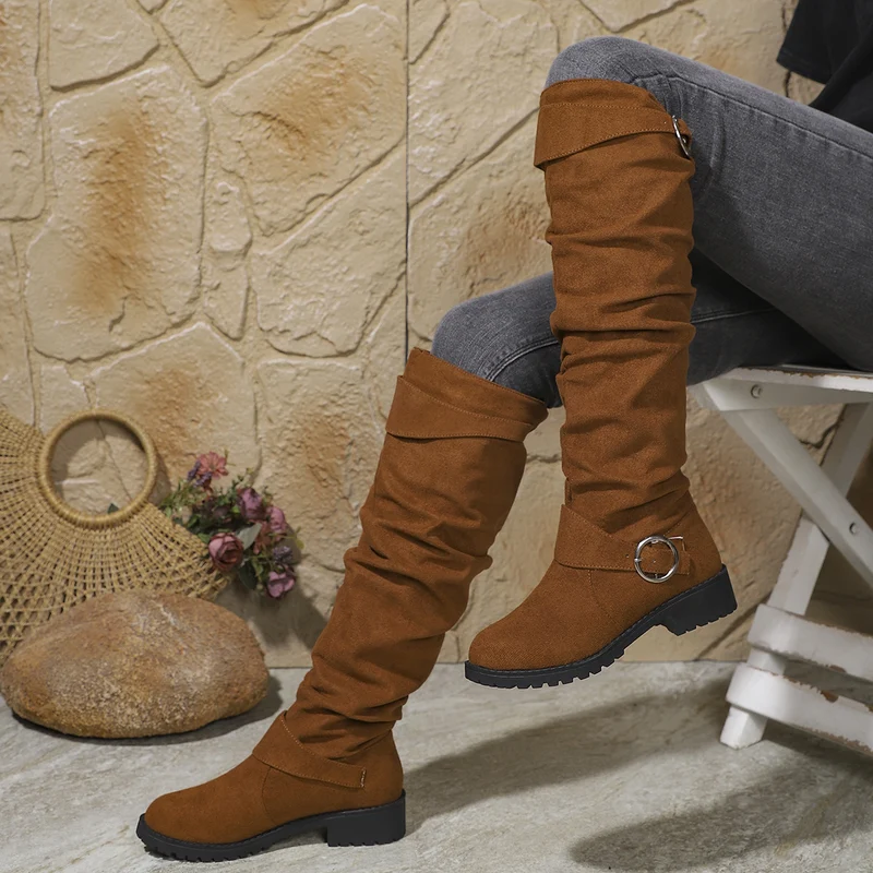 Damen kniehohe Slouch-Stiefel aus Wildlederoptik mit dekorativer Schnalle und rutschfester Profilsohle Drune