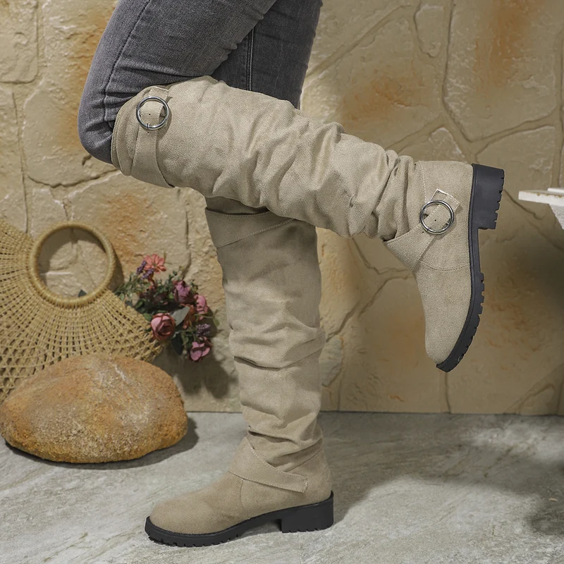 Damen kniehohe Slouch-Stiefel aus Wildlederoptik mit dekorativer Schnalle und rutschfester Profilsohle Drune
