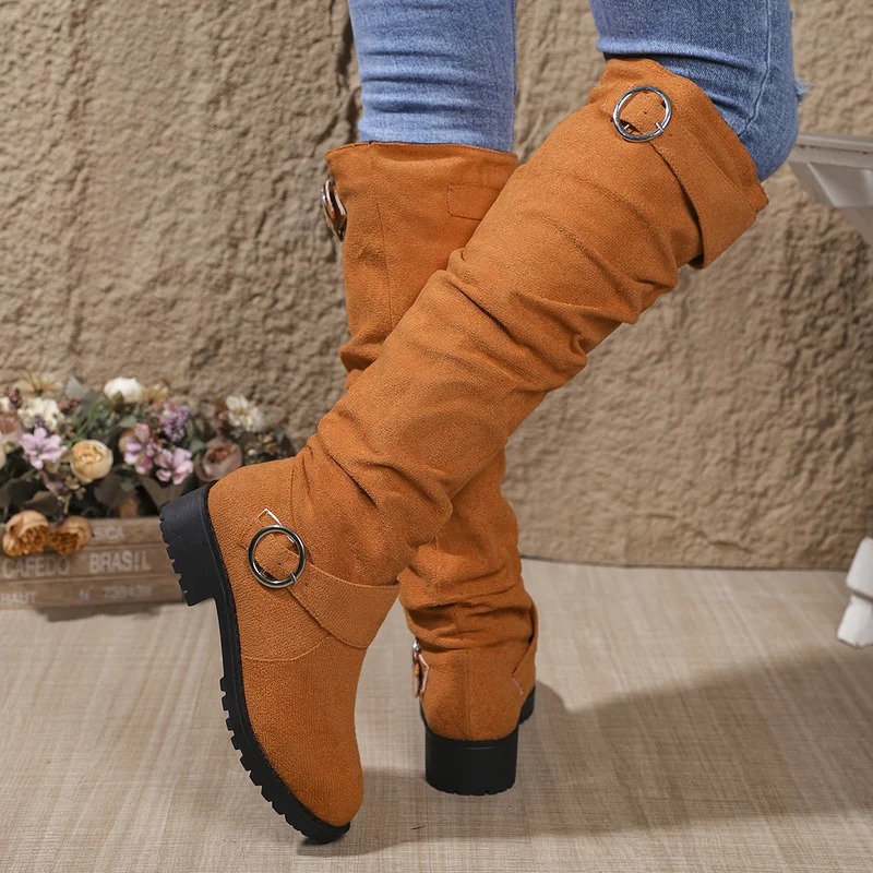 Damen kniehohe Slouch-Stiefel aus Wildlederoptik mit dekorativer Schnalle und rutschfester Profilsohle Drune
