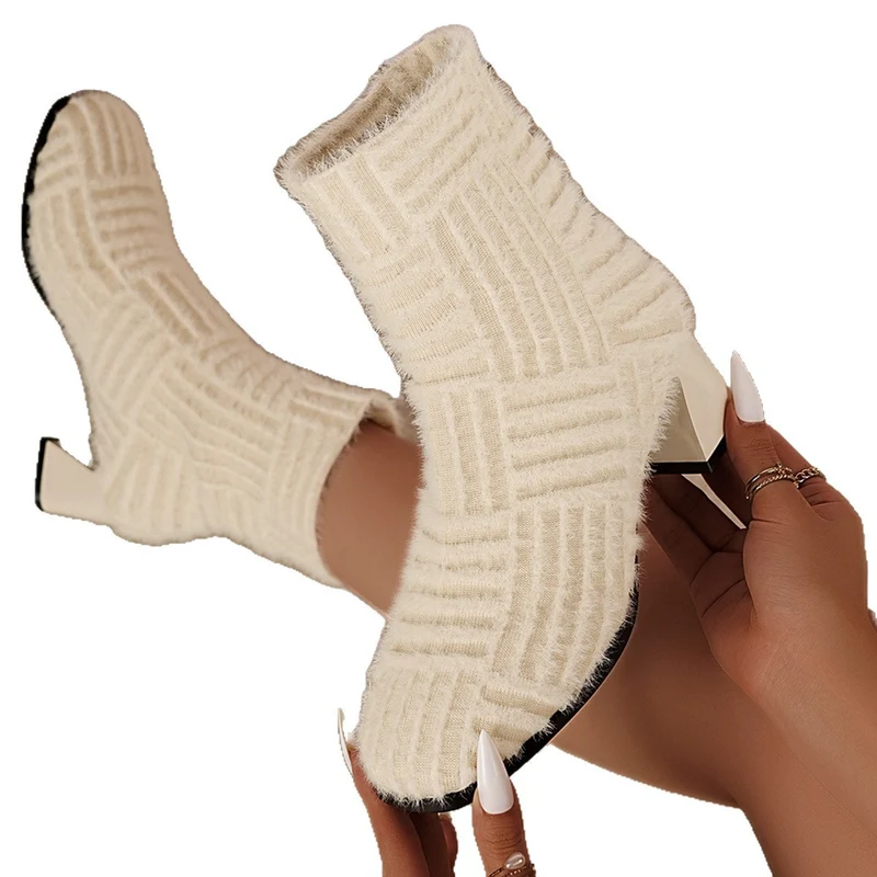 Damen Gestrickte Sock-Boots mit Flauschstruktur, geometrischem Rippmuster und skulptiertem Blockabsatz Drune