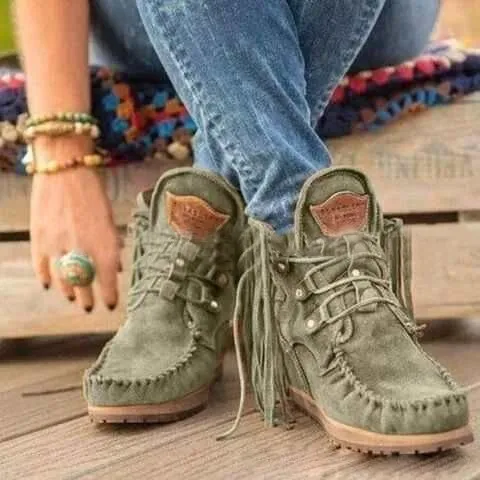 Damen Fransen‑Mokassin‑Ankleboots aus Veloursleder mit handgenähter Kettelnaht, Schnürung und profilierter Gummisohle Drune
