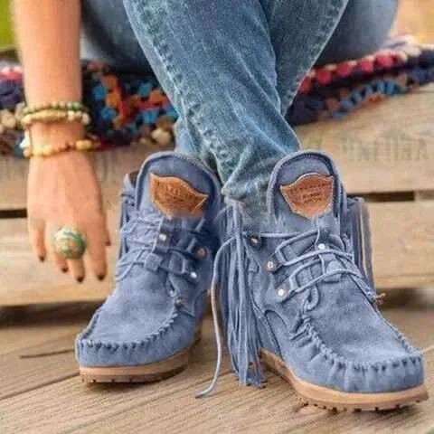 Damen Fransen‑Mokassin‑Ankleboots aus Veloursleder mit handgenähter Kettelnaht, Schnürung und profilierter Gummisohle Drune