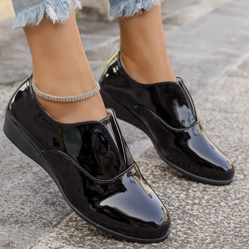 Damen Elegante Lack-Slip-On Loafer mit gepolstertem Komfortfußbett Drune